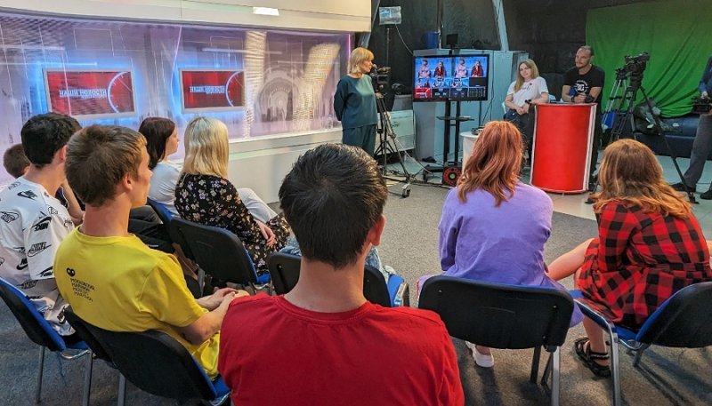 В Железногорске общественники познакомили воспитанников детского дома с профессией журналиста